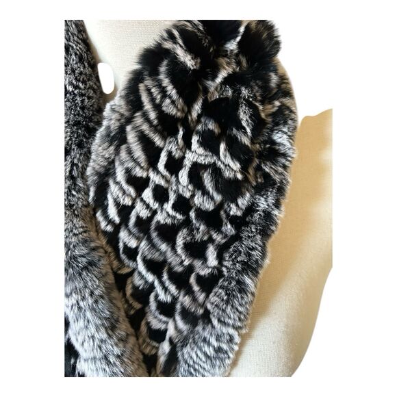 Rex Rabbit Fur Pull Through Neck Wrap Scarf Rosette Black White 34” - Picture 4 of 6